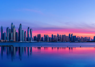 Stadtpanorama Von Dubai Bei Sonnenaufgang