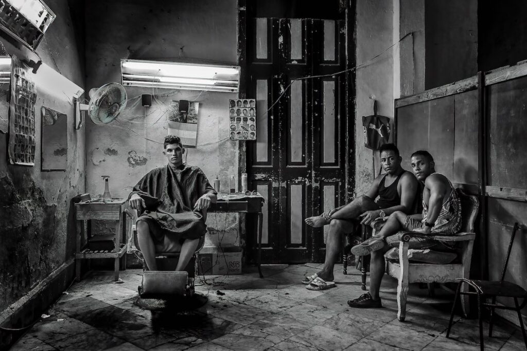 027 WAITING FOR THE BARBER Michael Chinnici Vanishing Cuba