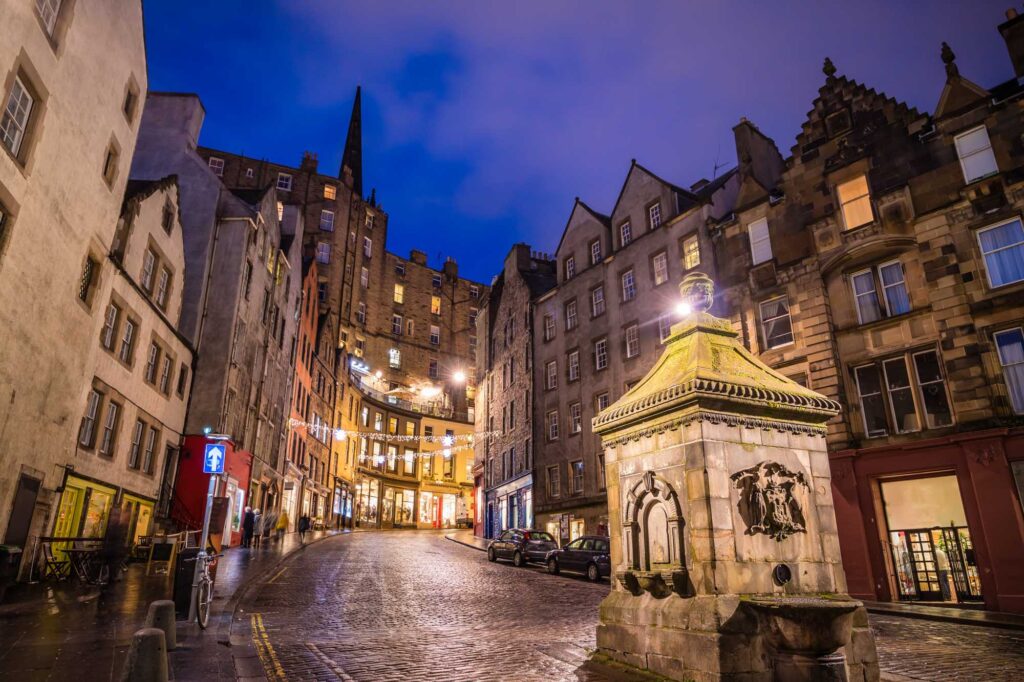 Street View Of The Historic Old Town, Edinburgh