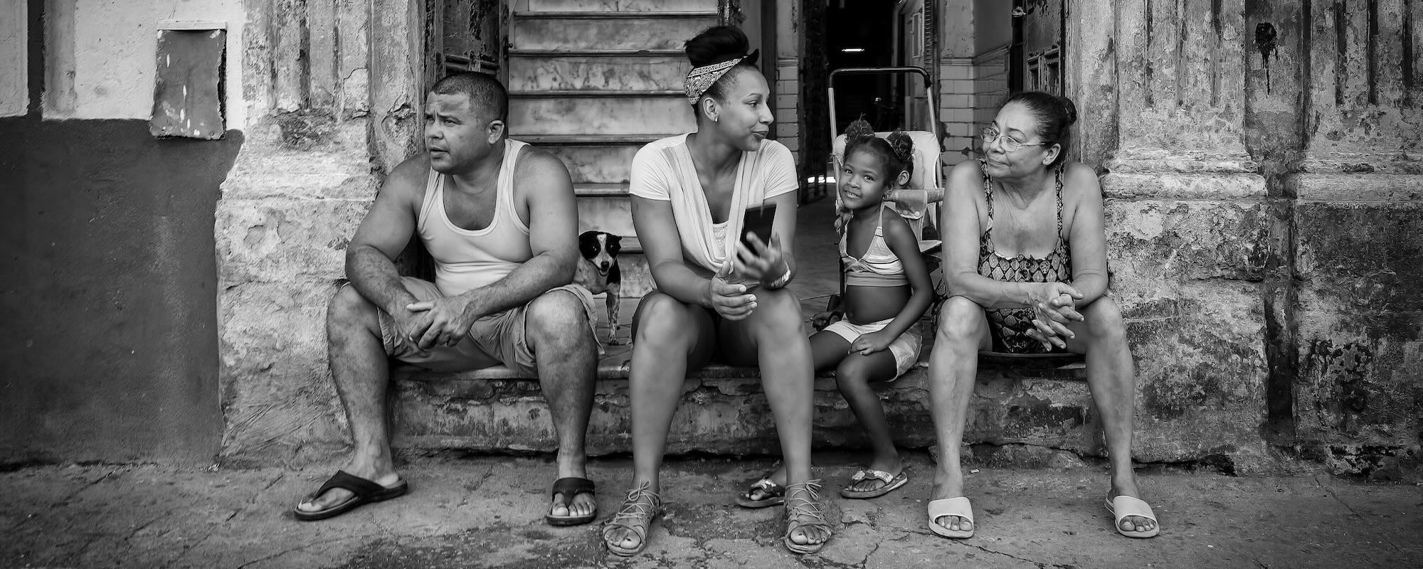028 MY SUNDAY IN HAVANA Michael Chinnici Vanishing Cuba Photo Workshop Adventures Pano