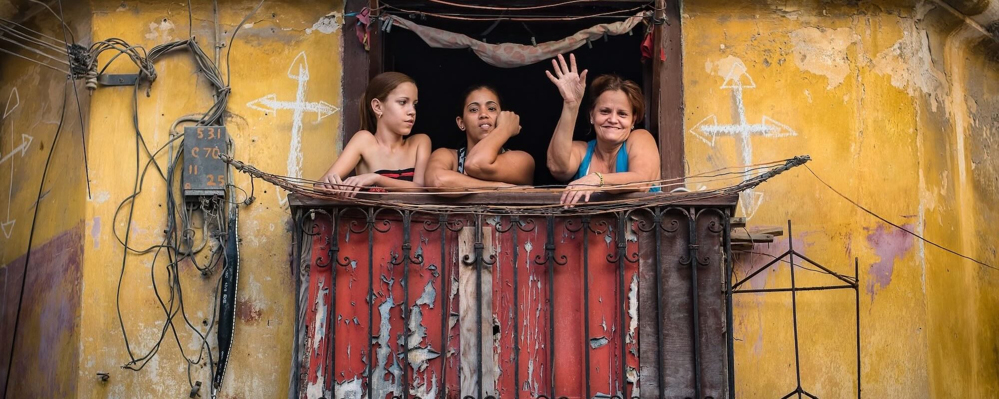 045 WELCOME TO OUR MESS Michael Chinnici Vanishing Cuba Photo Workshop Adventures Pano