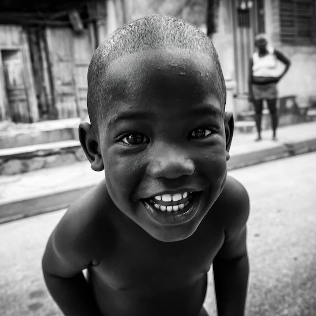 049 GREAT SMILE Michael Chinnici Vanishing Cuba Photo Workshop Adventures Square