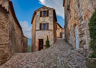 Lacoste, Vaucluse, Provence Alpes Cote D'Azur, France: Alley In