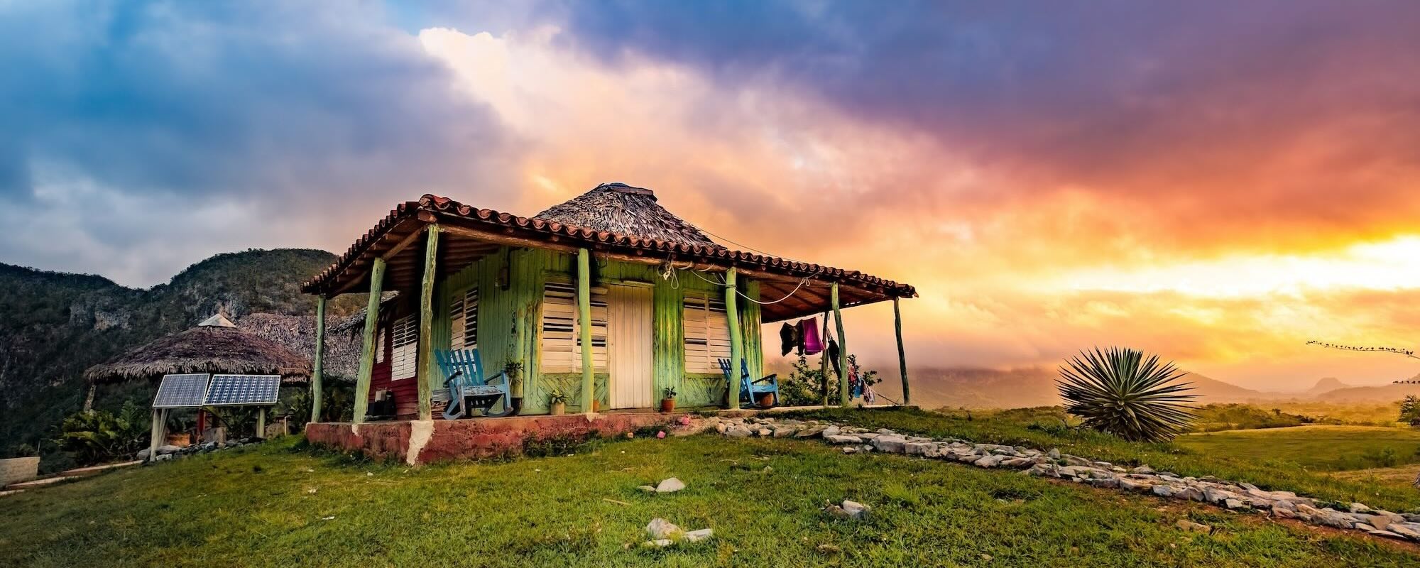 232 A SKY ON FIRE Michael Chinnici Vanishing Cuba Photo Workshop Adventures Pano